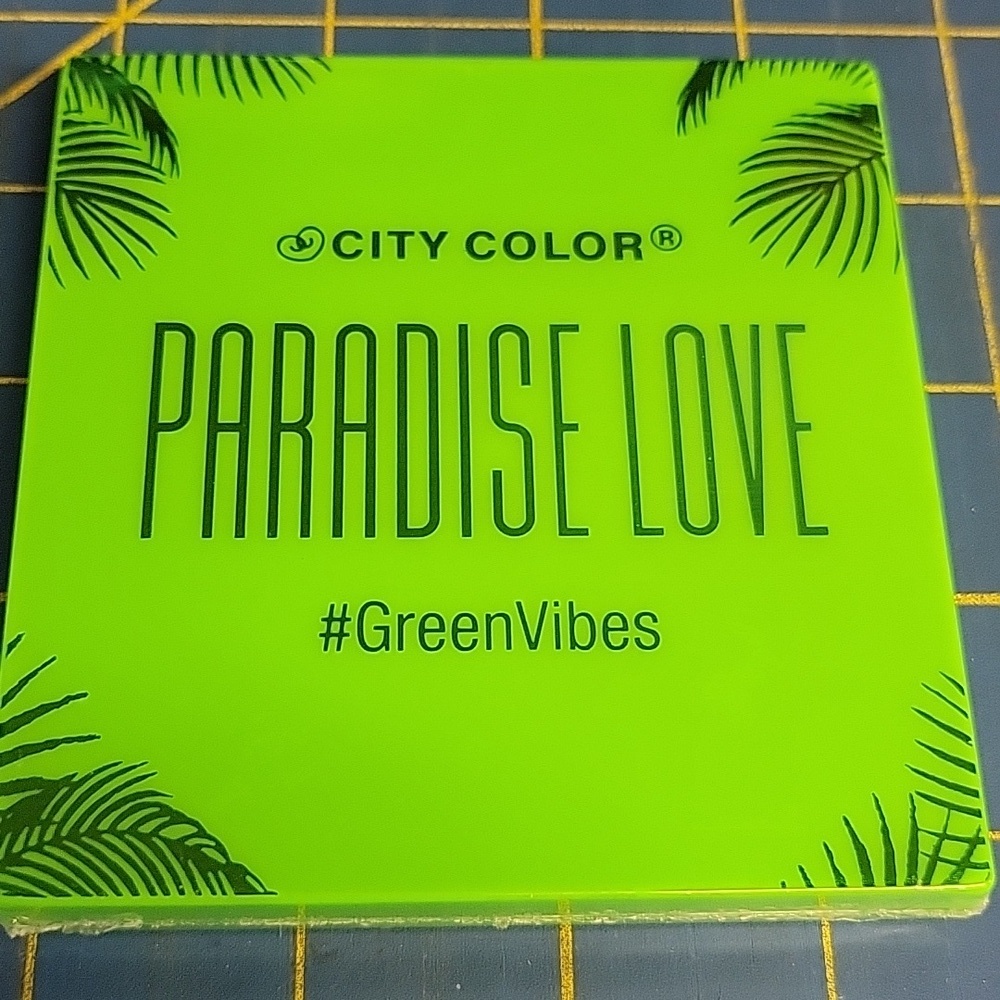 City Color Paradise Love in Bright Green New Sealed Compact